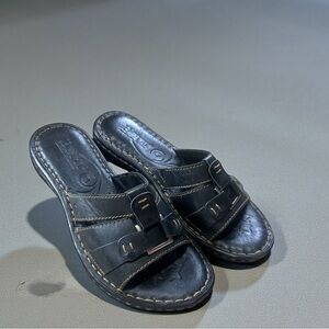 Born Caite Black Leather Buckle Slip-on Sandals 
Size 38 = US Size 7